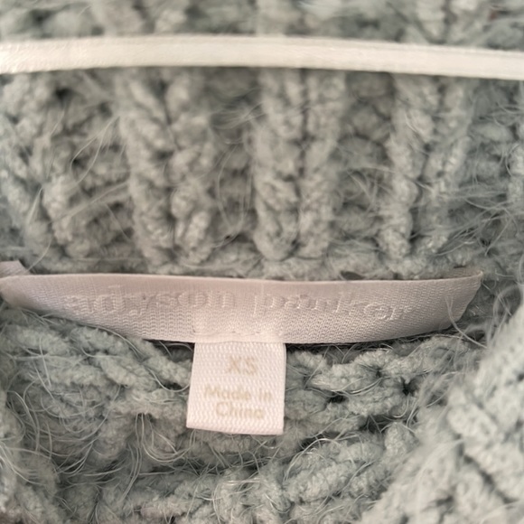 Mint green sweater 🌊 - Picture 5 of 7